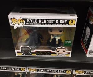 Barnes and Noble exclusive Funko Pop Kylo Ren and Rey 2-pack is hitting stores! These are commons in a 2 pack